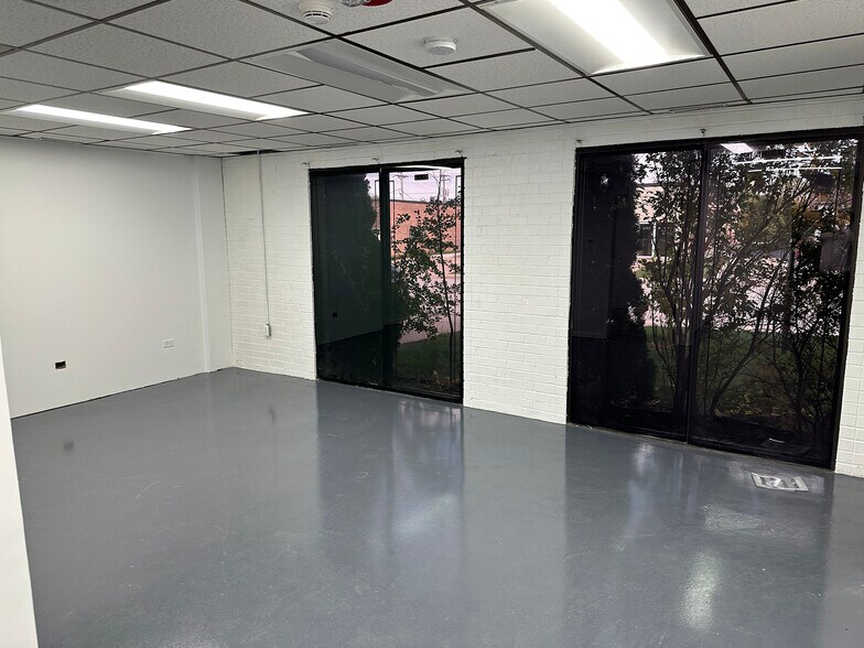 685695 Lunt Ave, Elk Grove Village, IL 60007 Industrial For Lease