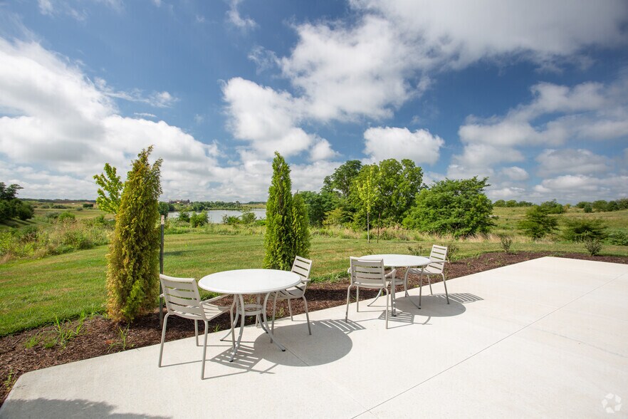 More Photos Of 4210 Philips Farm Rd, Columbia Unknown For Lease