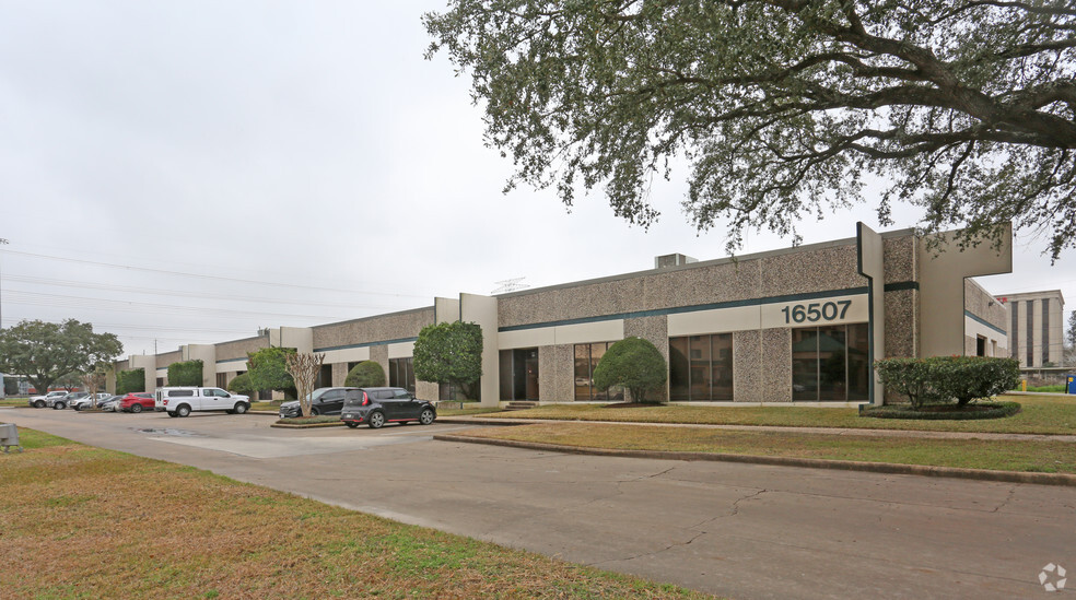 Primary Photo Of 16507 Hedgecroft Dr, Houston Unknown For Lease