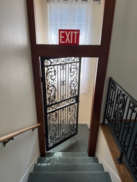 More Photos Of 2151 Santa Clara Ave, Alameda Office For Lease