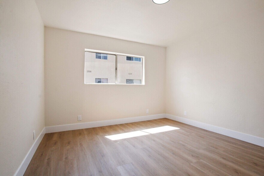 More Photos Of 6337 10th Ave, Los Angeles Apartments For Sale