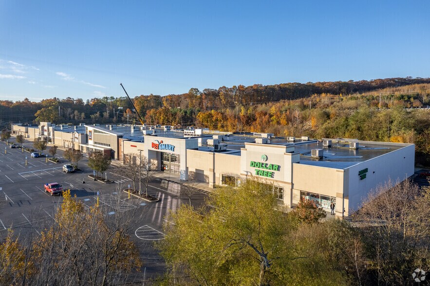 More Photos Of 1384 Atwood Ave, Johnston Unknown For Lease