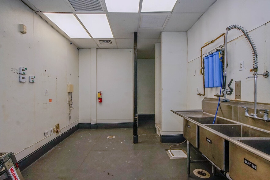 More Photos Of 225 E Broad St, Athens Storefront For Lease