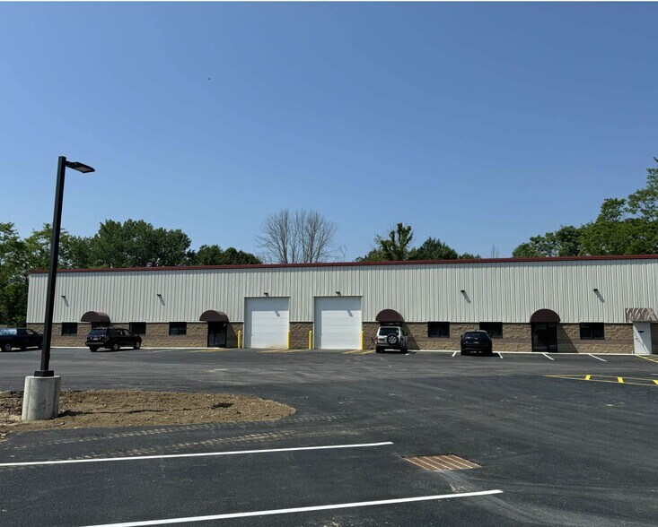 More Photos Of 2 Lear Jet Lane, Latham Light Manufacturing For Lease