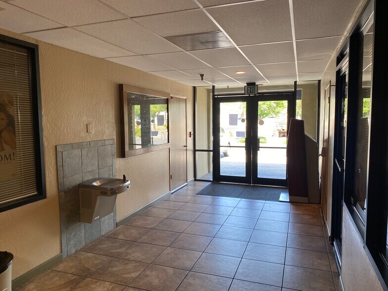 More Photos Of 425 W 7th St, Hanford Office For Sale