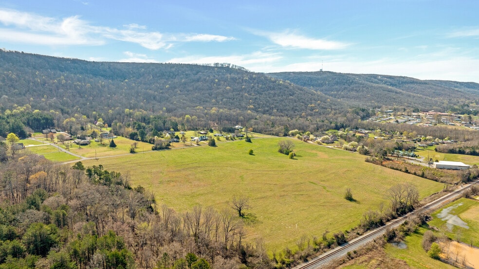 More Photos Of 221 55th St NE, Fort Payne Manufacturing For Sale