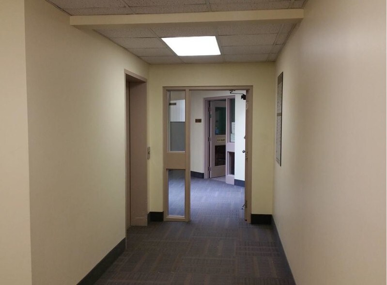 More Photos Of 353 St Paul Av, Brantford Office Residential For Sale