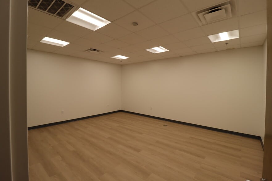 More Photos Of 12375 William A. Gwaltney, Windsor Warehouse For Lease