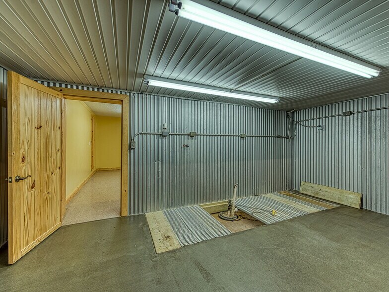 More Photos Of 14011 Laplaisance Rd, Monroe Freestanding For Sale