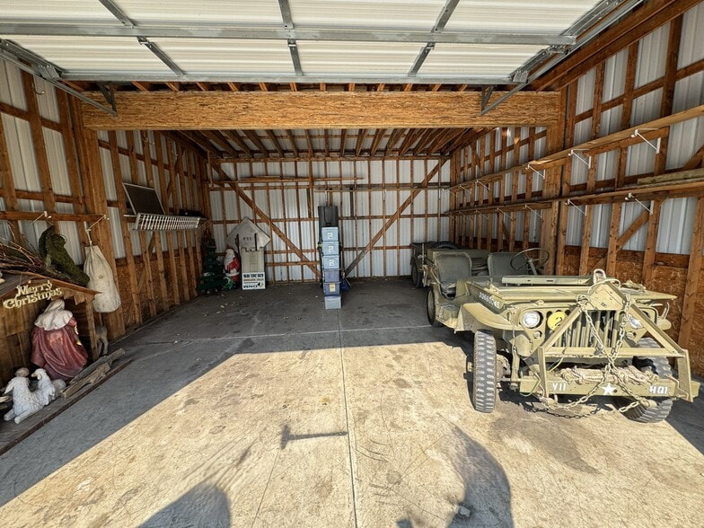 More Photos Of 1951 Wiesbrook Rd, Oswego Light Manufacturing For Sale