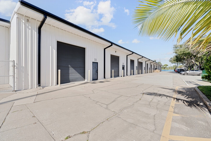 More Photos Of 2280 Avocado Ave, Melbourne Warehouse For Lease