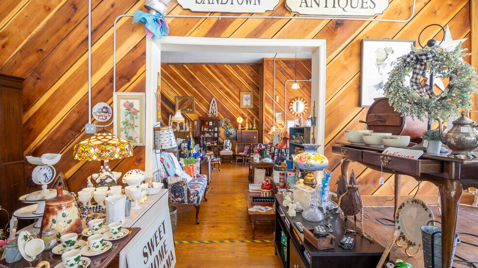 More Photos Of 18109 Main St, Woodbury Storefront Retail Office For Sale