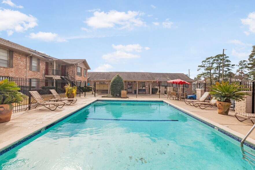 More Photos Of 2451 Lake Rd, Huntsville Apartments For Sale