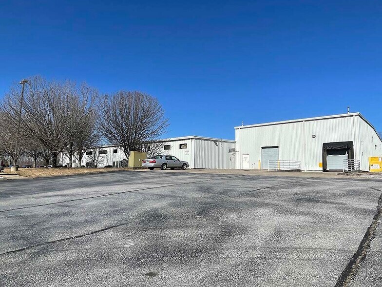 More Photos Of 498 Industrial Dr, Bristol Warehouse For Sale
