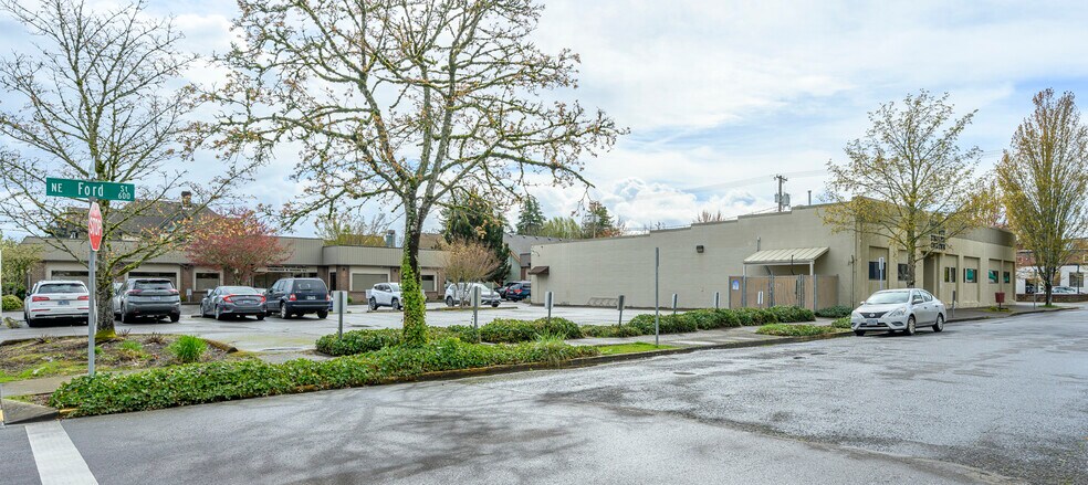 More Photos Of 424 NE Ford St, Mcminnville Office For Sale