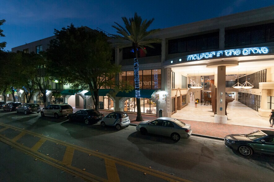 More Photos Of 2911 Grand Ave, Coconut Grove Office For Lease