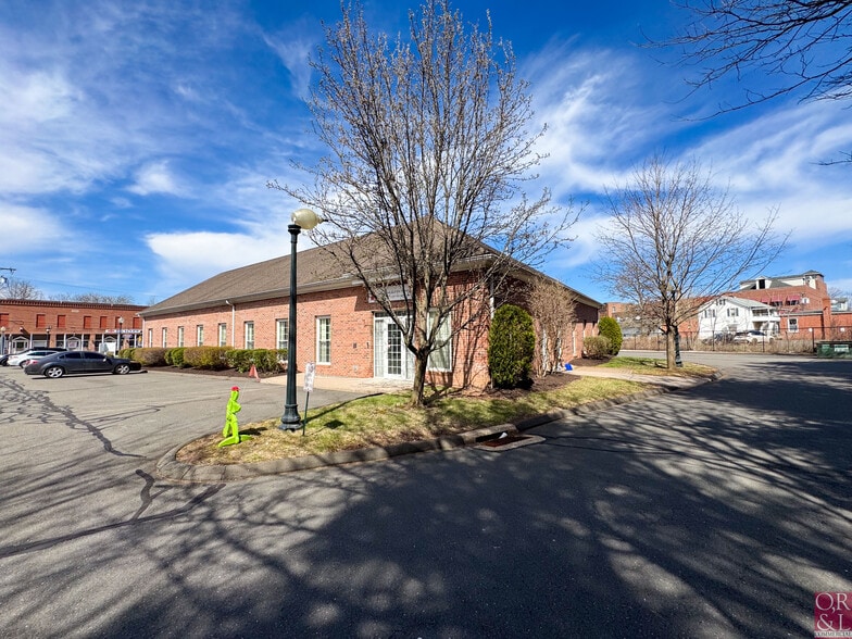 More Photos Of 56 W Main St, Plainville Medical For Lease