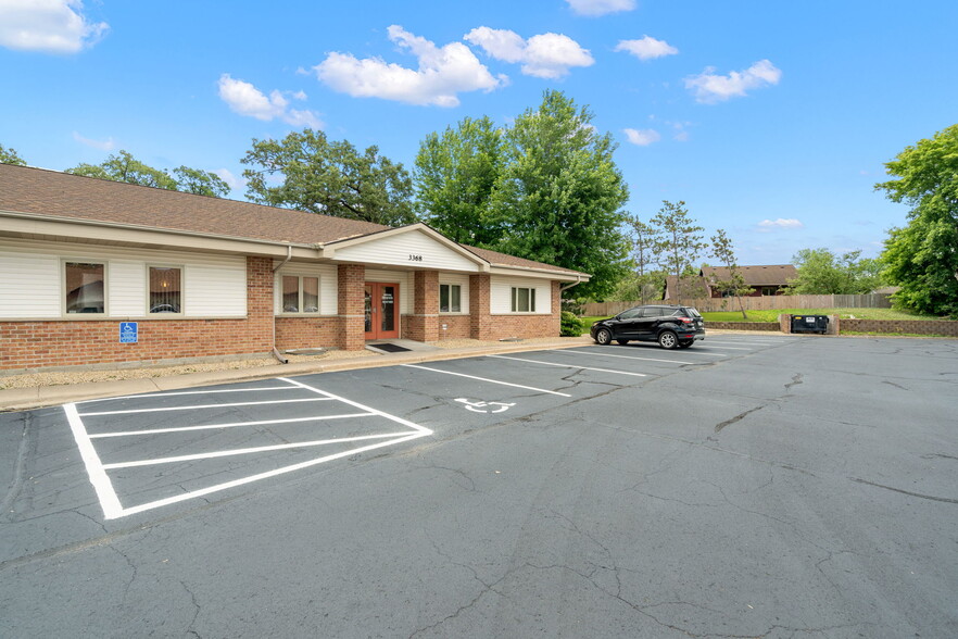 Primary Photo Of 3366-3368 NW Bunker Lake Blvd, Andover Medical For Sale