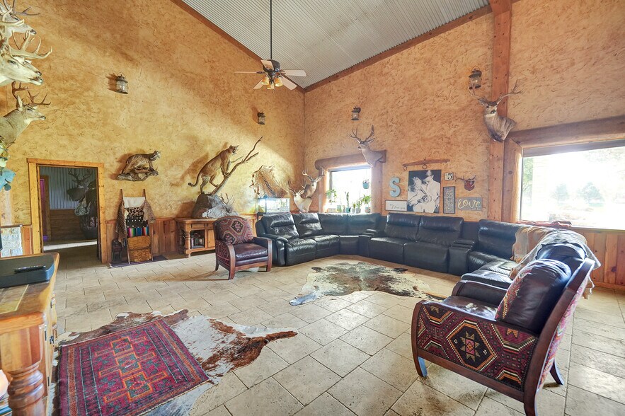 More Photos Of 2828 Interstate 20, Midland Flex For Sale