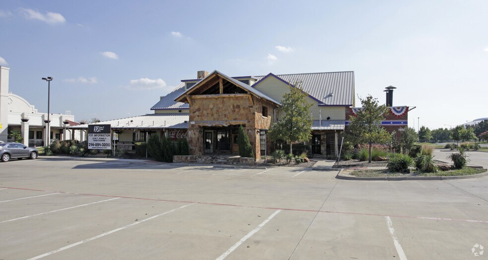 More Photos Of 1600 E Copeland Rd, Arlington Restaurant For Lease