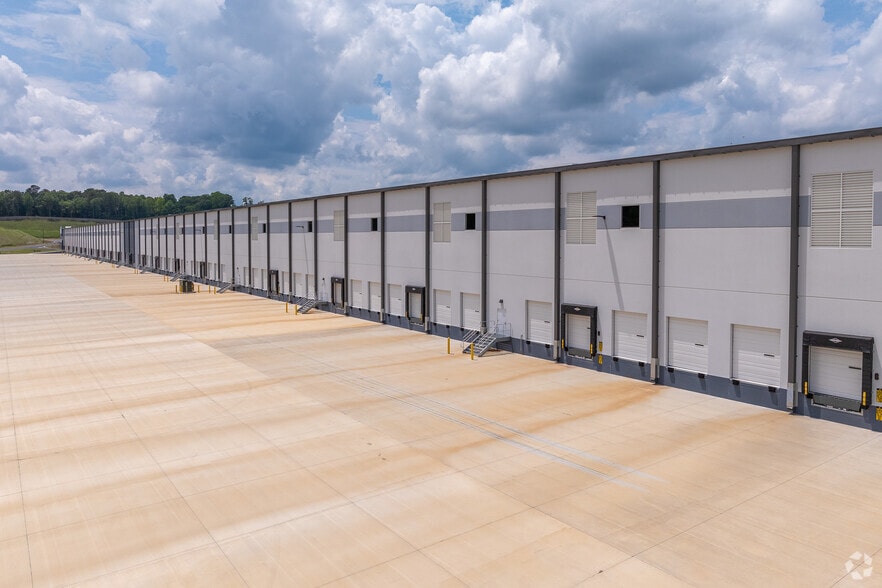 More Photos Of 350 Raco Pky, Pendergrass Unknown For Lease