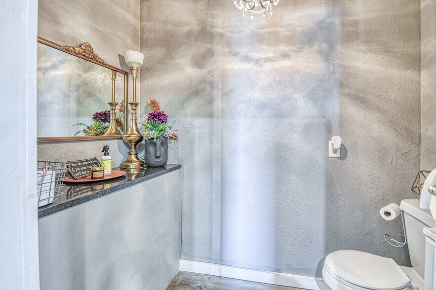 More Photos Of 91 Monroe Ave NE, Piedmont Freestanding For Sale
