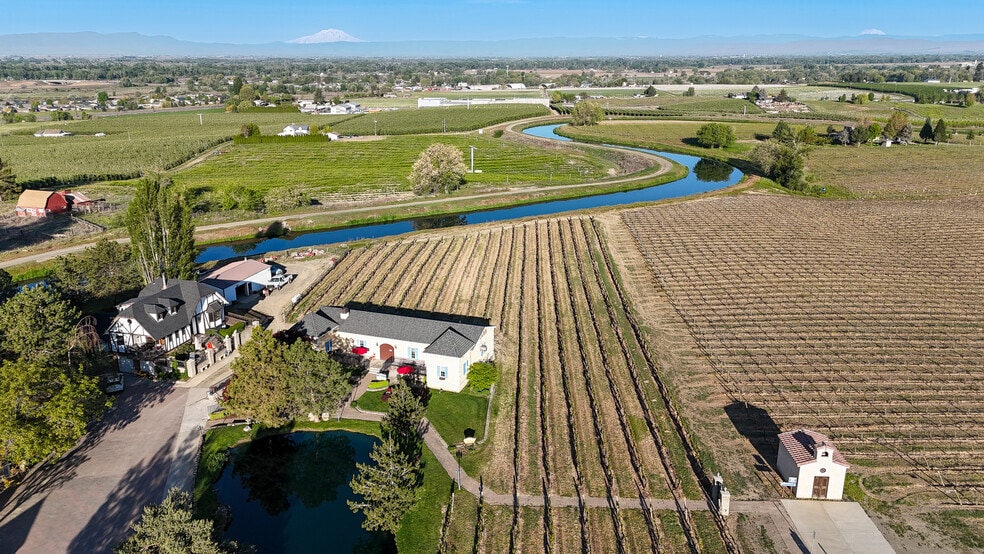More Photos Of 500 S Bonair Rd, Zillah Winery Vineyard For Sale