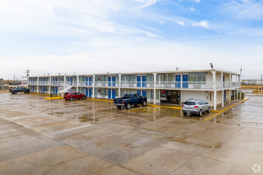 More Photos Of 722 E Pancake Blvd, Liberal Hotel For Sale