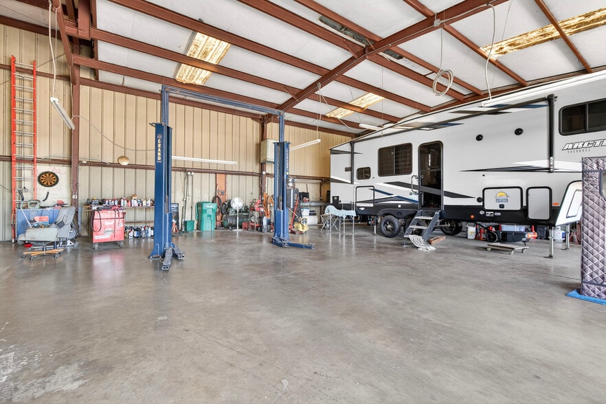 More Photos Of 652 E Lockeford St, Lodi Auto Repair For Sale