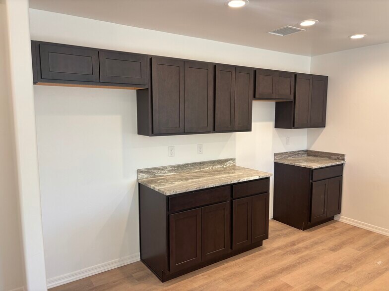 More Photos Of 931 Berk Ave, Kingman Apartments For Sale