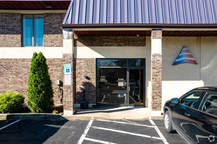 More Photos Of 2605 Durham Rd, Bristol Office For Lease