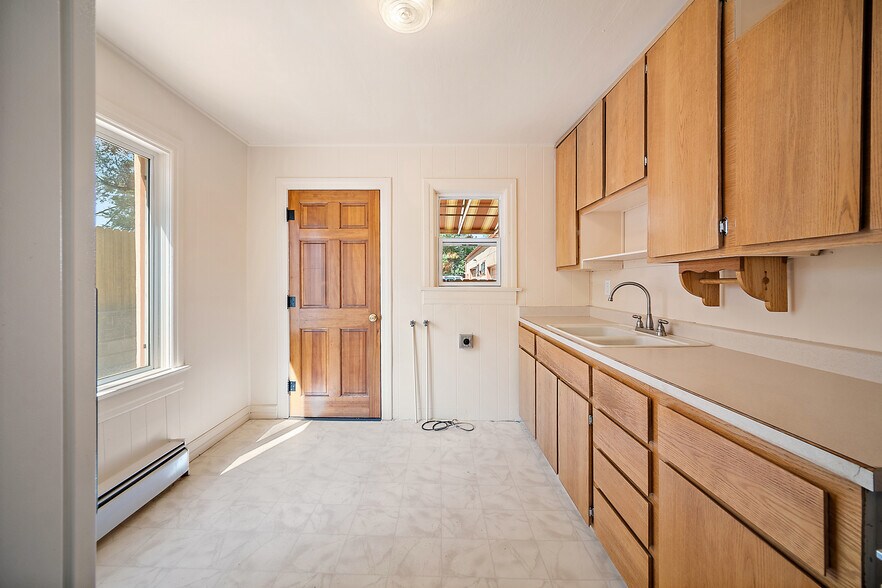 More Photos Of 18 1/2 Swope Ave, Colorado Springs Light Distribution For Sale