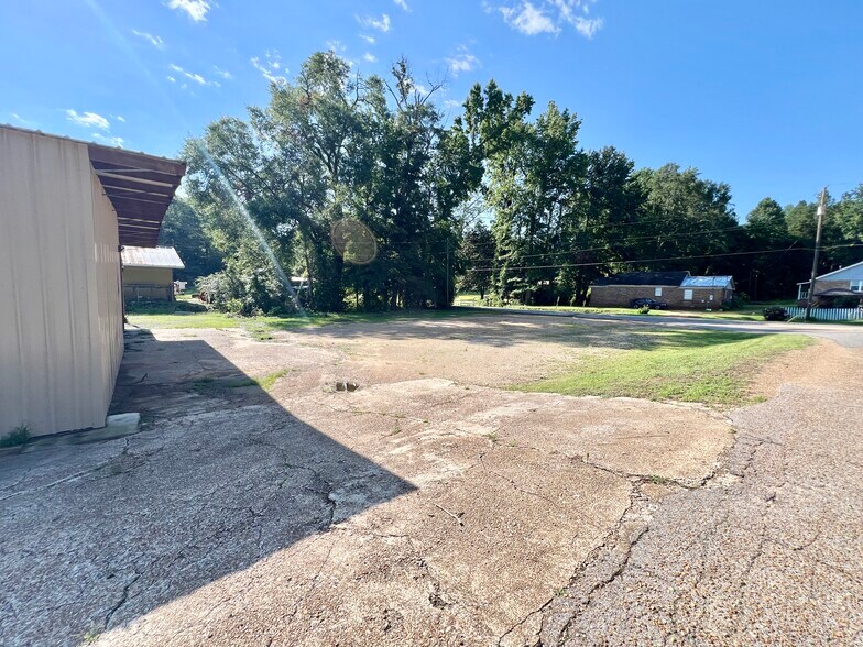 More Photos Of 11660 Highway 96, Millport Auto Repair For Lease