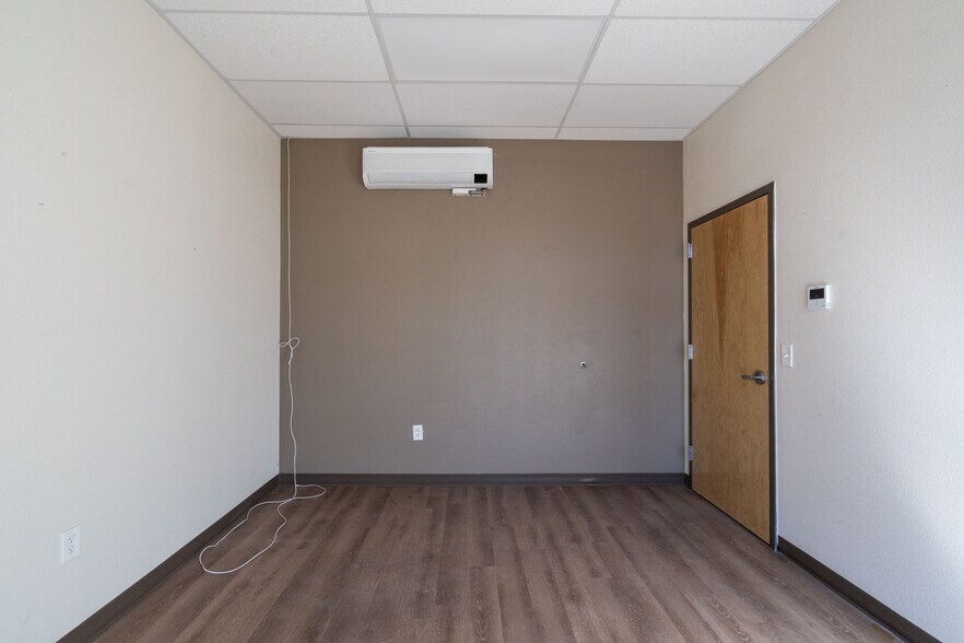 More Photos Of 12301 Rojas Dr, El Paso Light Distribution For Sale