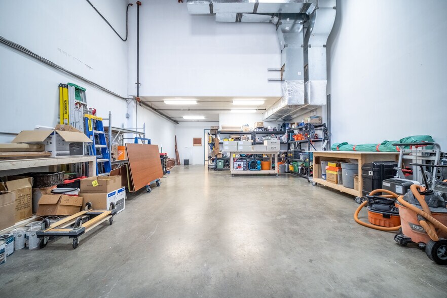 More Photos Of 1515 Broadway St, Port Coquitlam Warehouse For Sale