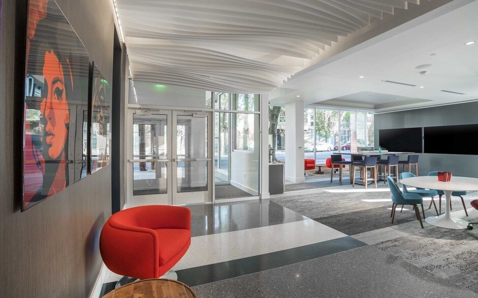 More Photos Of 2020 E Madison St, Seattle Apartments For Lease