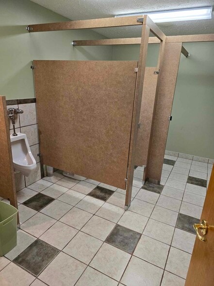 More Photos Of 661 N County Road 25A, Troy Daycare Center For Lease