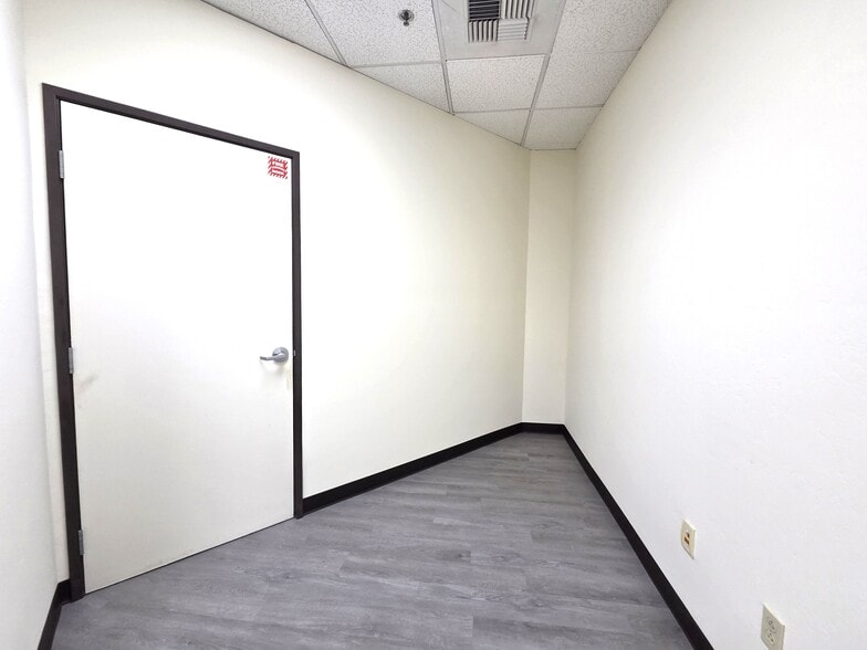 More Photos Of 5301 Truxtun Ave, Bakersfield Medical For Lease