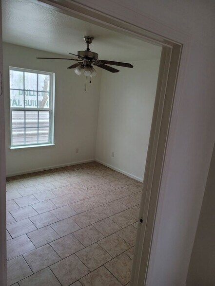 More Photos Of 4505 18th St, Bacliff Apartments For Sale