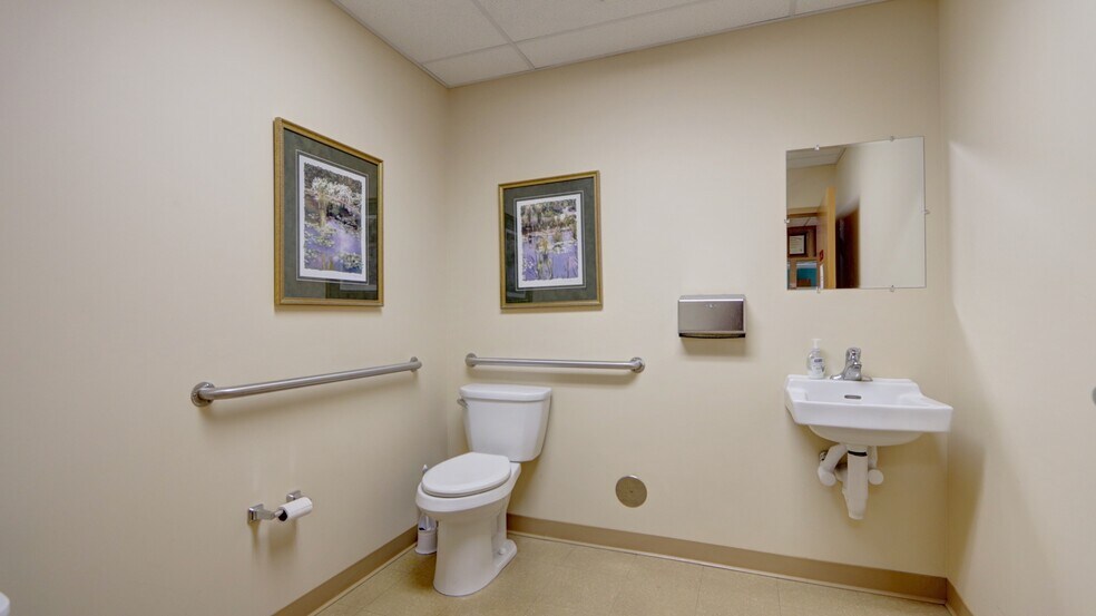 More Photos Of 399 Grant Ave, Auburn Medical For Sale