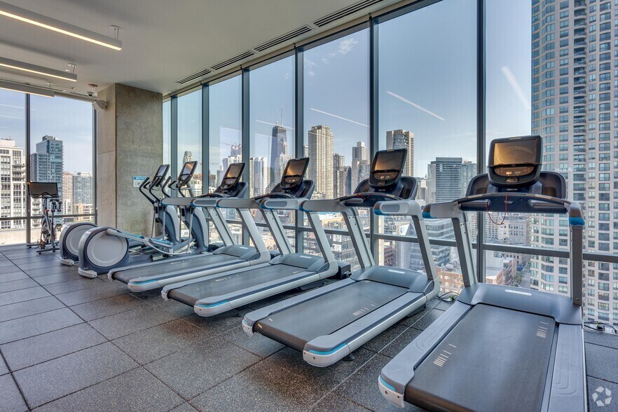 More Photos Of 221 W Hubbard St, Chicago Apartments For Lease