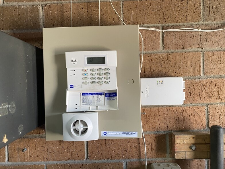 More Photos Of 390 Pratt St, Longmont Carwash For Sale