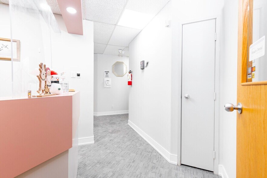 More Photos Of 3852 Finch Ave, Toronto Office For Sale