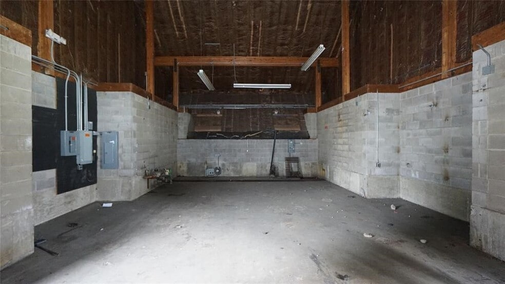 More Photos Of 7 Jefferson Ave, Endicott Warehouse For Sale