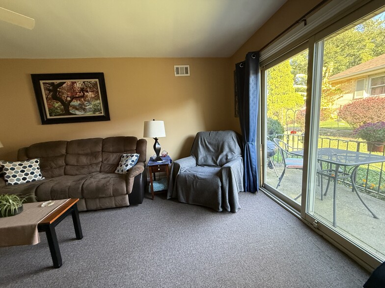 More Photos Of 230 Troy Ln, Lombard Multifamily For Sale