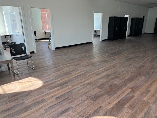 More Photos Of 127 W Main St, Ardmore Office For Sale