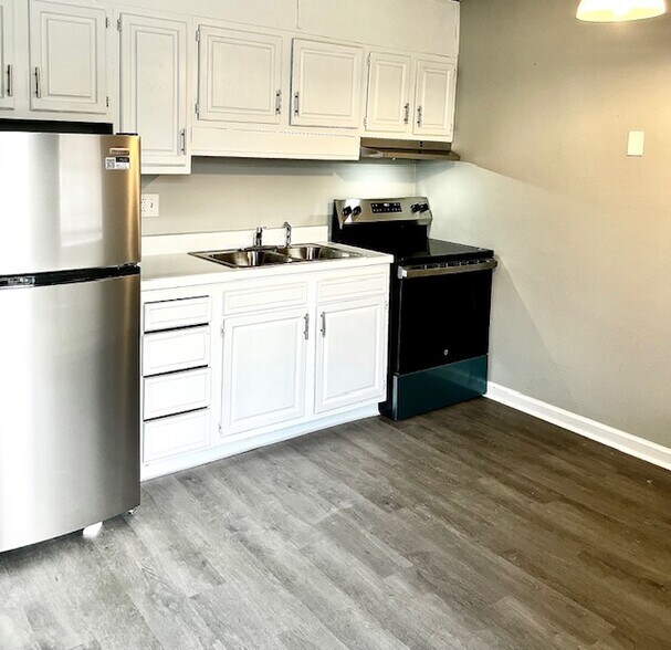 More Photos Of 1607 Bigley Ave, Charleston Apartments For Sale