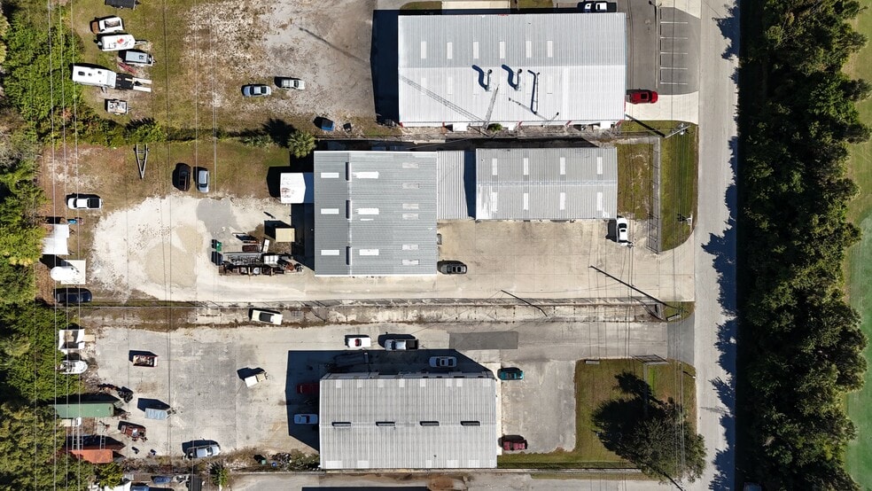 More Photos Of 170 Rich St, Venice Warehouse For Sale