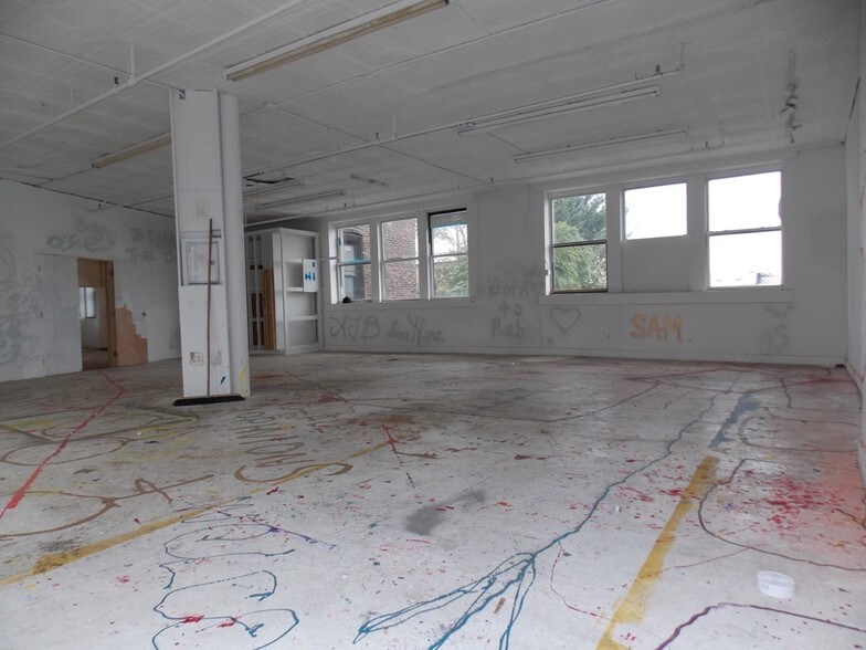 More Photos Of 122-126 18th St, Brooklyn Warehouse For Lease