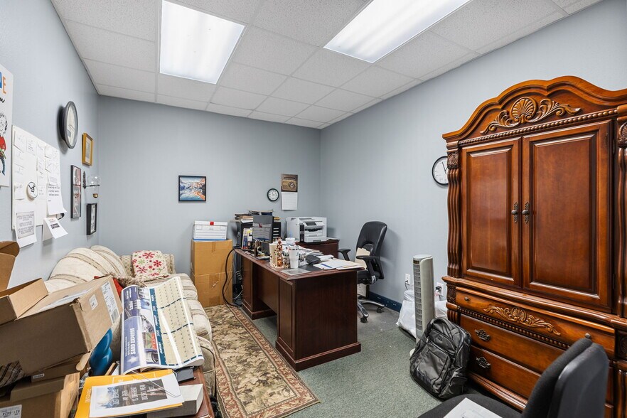 More Photos Of 40648 Hwy290 Business, Waller Office For Sale